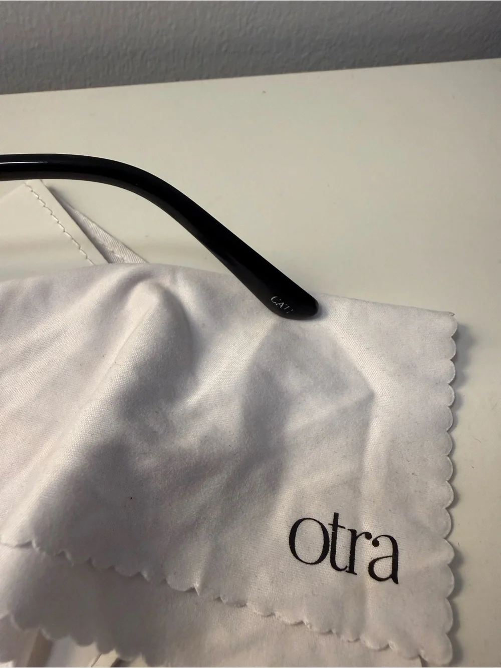 OTRA Derby Black/olive Sunglasses